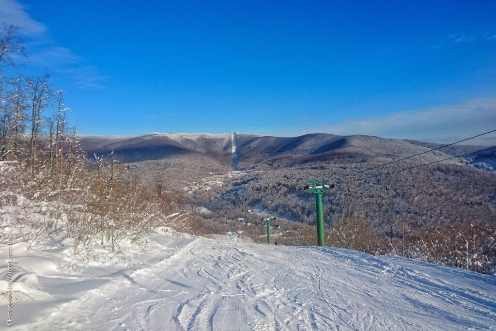 Гірськолижний спуск у Синяку
