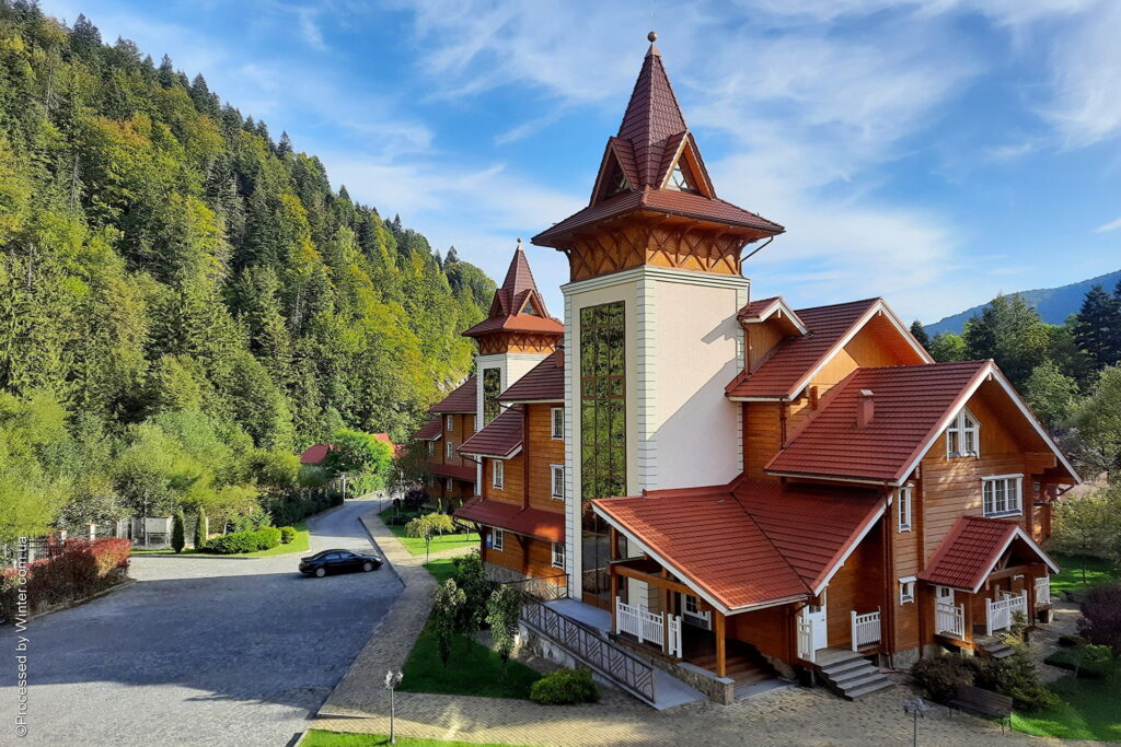 Готель «Карпатські зорі» у Яремчі