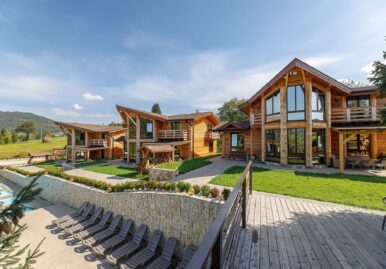 Шале «Adel Resort» в Плавье