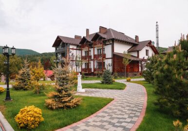 Отель «Beaumont» в Синяке